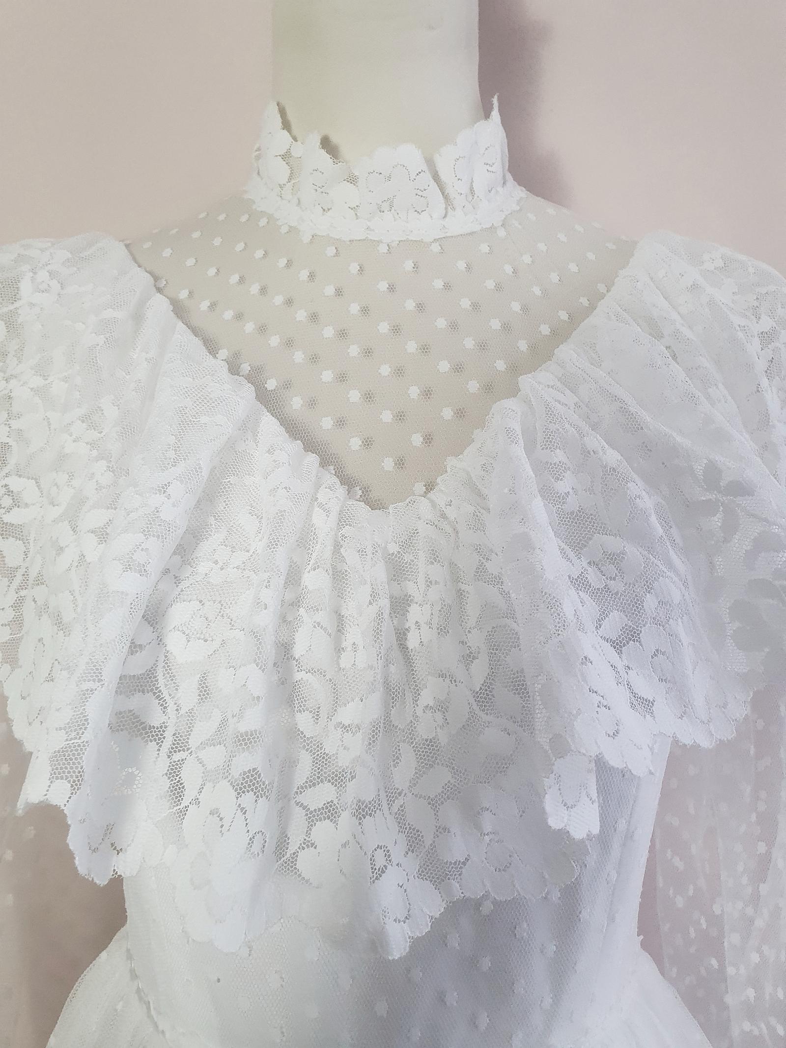 Vintage 1970s Pronuptia De Paris White Lace Fairy Tale Wedding Dress Size