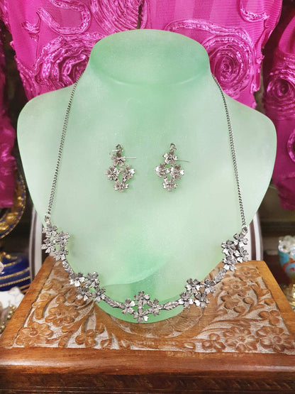 Vintage Silver Tone Flower Necklace 1970s Retro Floral Demi Parure Jewellery Set