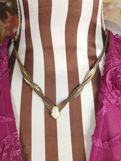 1970s Vintage Herringbone Chain Pendant Necklace Retro