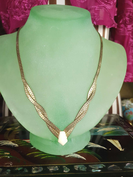 1970s Vintage Herringbone Chain Pendant Necklace Retro