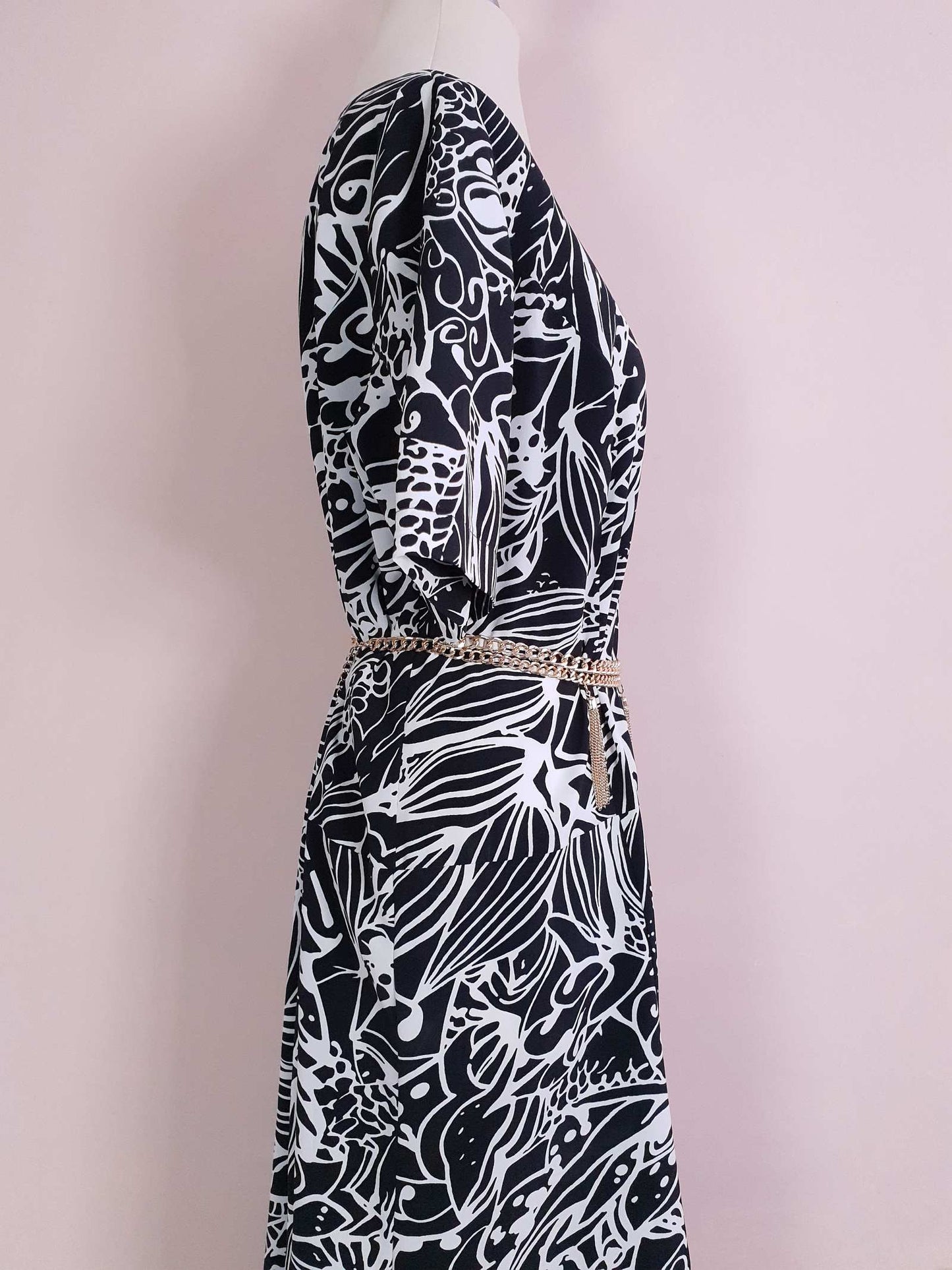 Vintage 1980s Day Dress Maxi Black & White Abstract Leaf Print Size 18