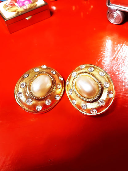 1980s Vintage Faux Pearl Statement Earrings Clip On Rhinestone Oval Gold Tone
