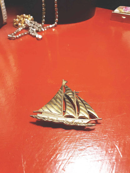 Vintage 1960s Sailing Boat Brooch Pin Gold Tone Regatta Yacht