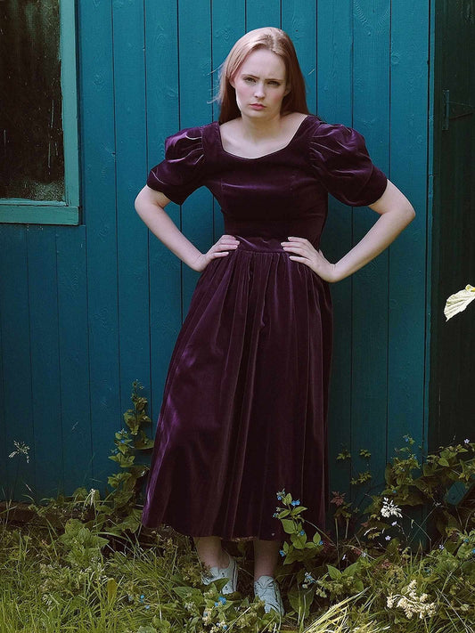 English Classics - Beautiful 1980s Vintage Laura Ashley Purple Velvet Dress - Size 10/12