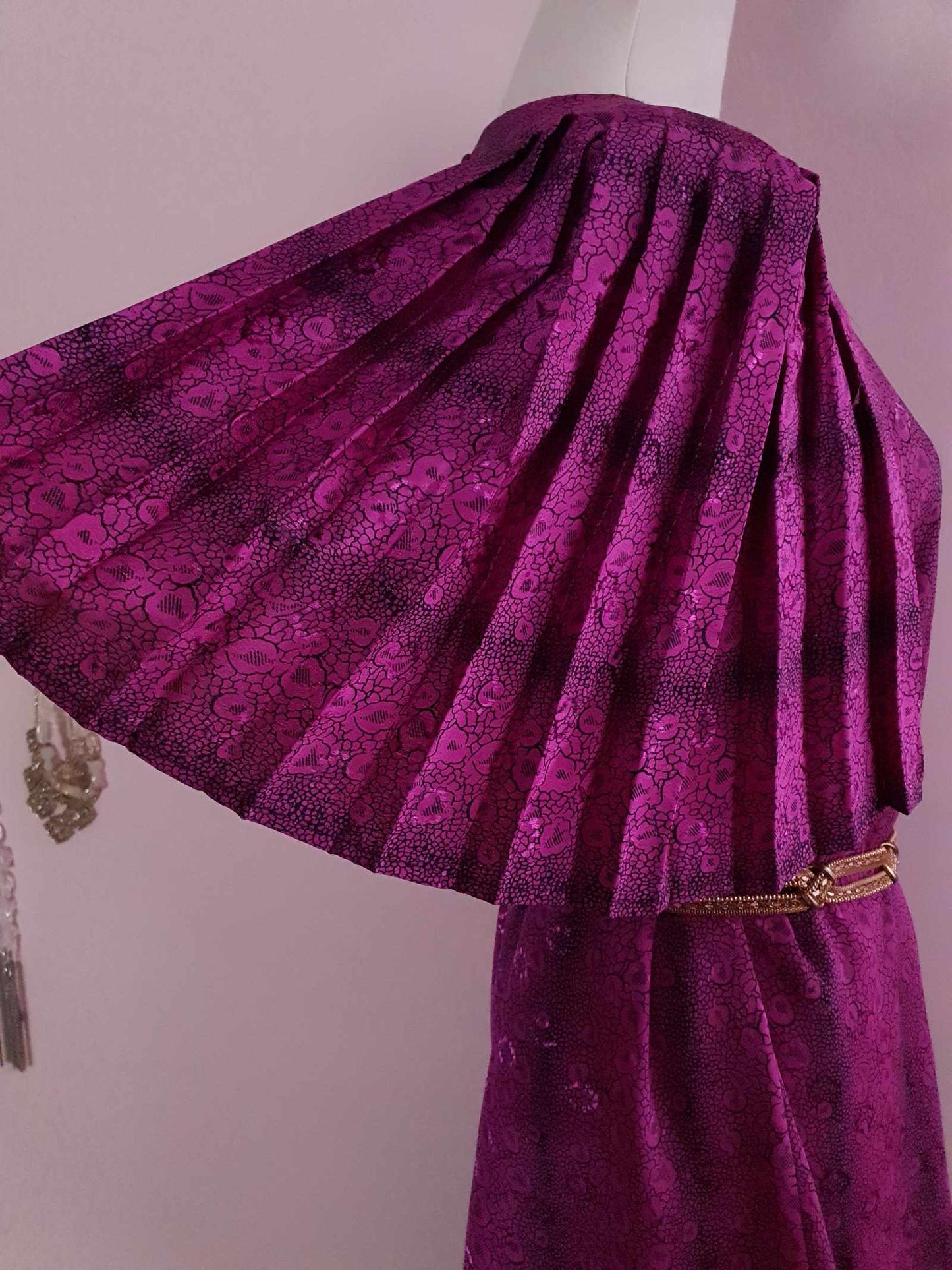 Vintage 1980s Cerise Pink and Black Pleated Dress - Size 16/18