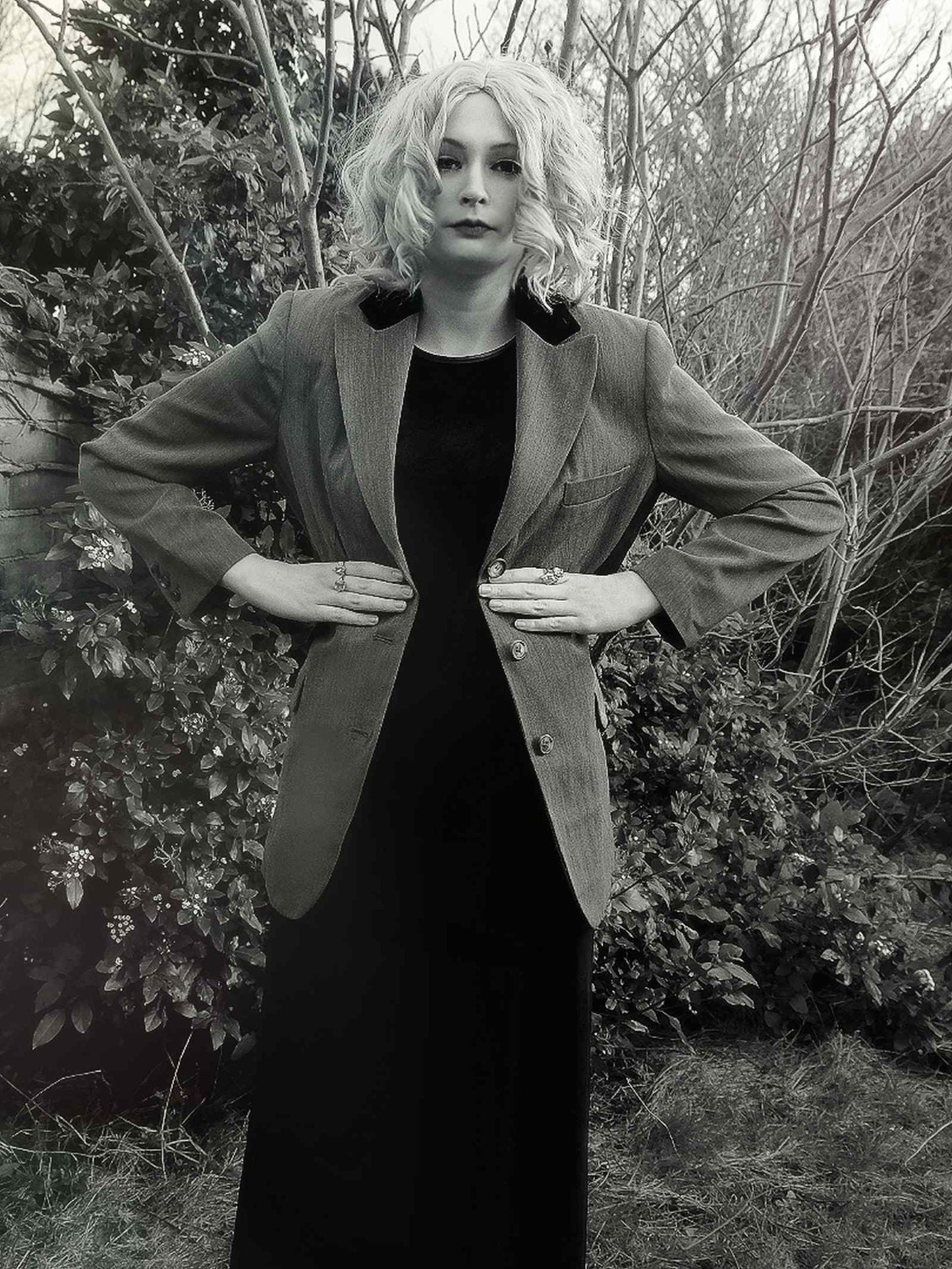 Stylish Pre-Loved 1990s Grey Wool & Velvet Nicole Farhi Jacket Blazer - Size 12/14