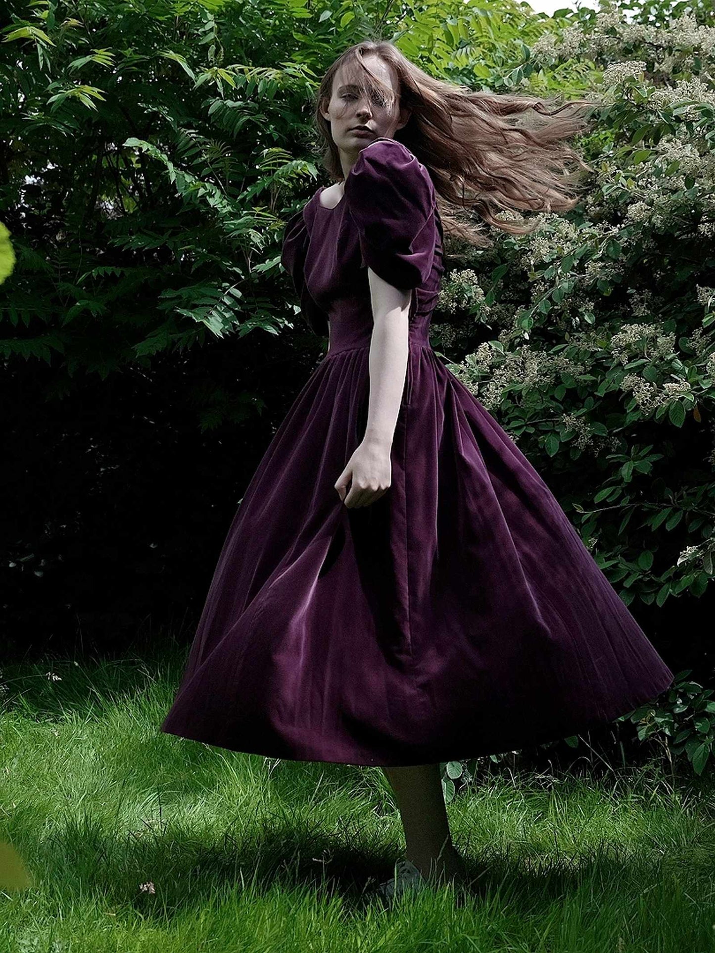 English Classics - Beautiful 1980s Vintage Laura Ashley Purple Velvet Dress - Size 10/12