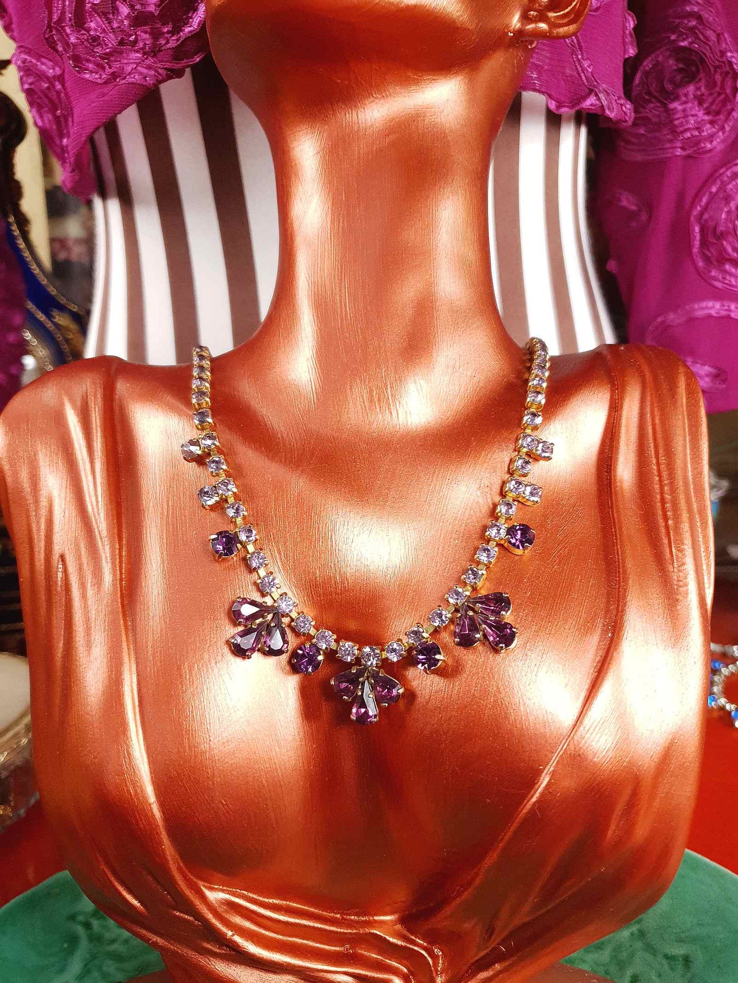 Vintage 1940s Purple Rhinestone Necklace Gold-Tone