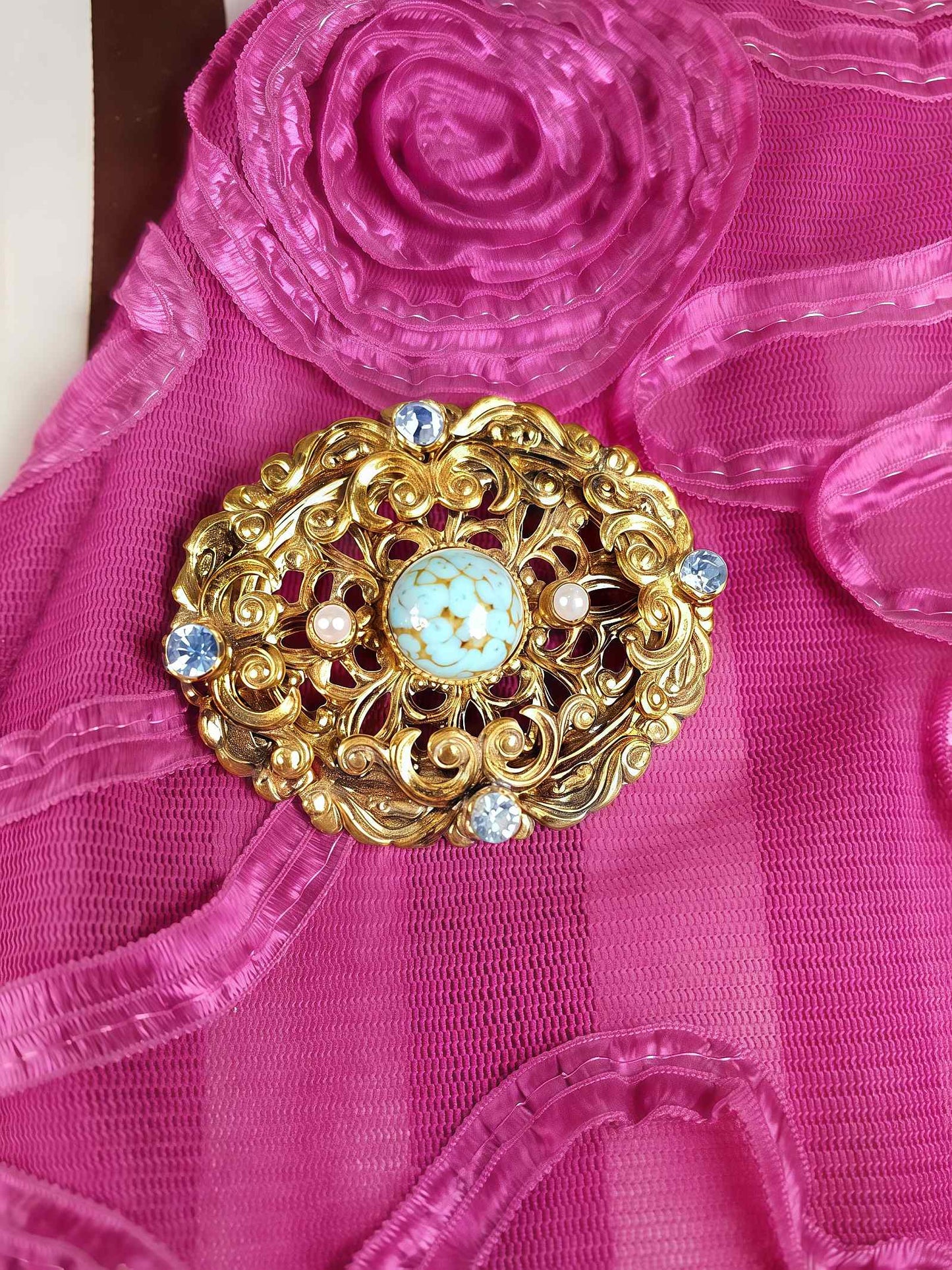 Vintage 1940s Czech Filigree Blue Rhinestone Brooch