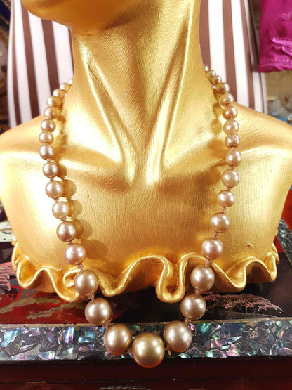 Vintage 1950s Golden Honey Glass Pearl Necklace Choker Graduated Hand-Knotted