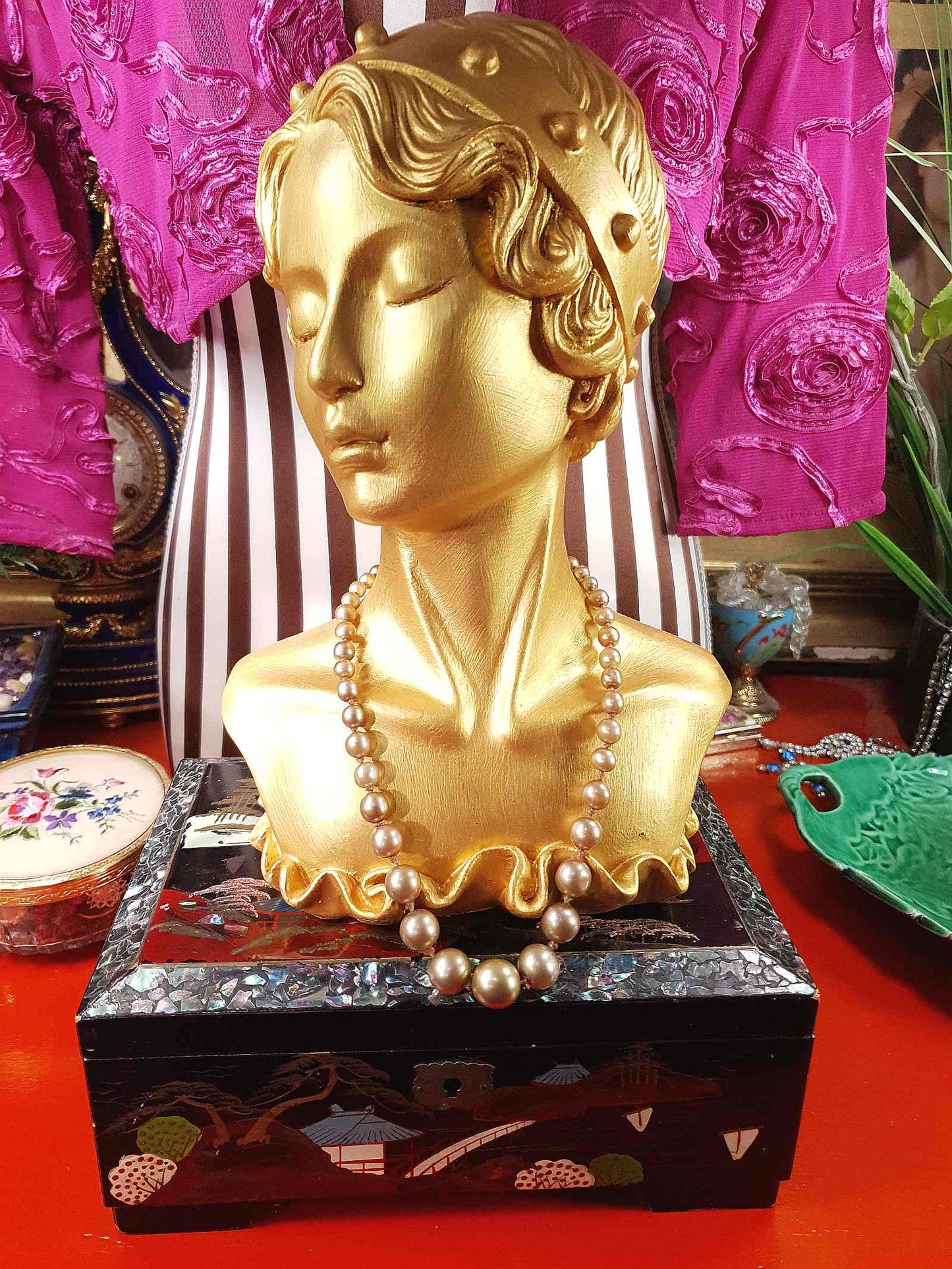 Vintage 1950s Golden Honey Glass Pearl Necklace Choker Graduated Hand-Knotted