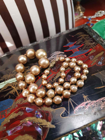 Vintage 1950s Golden Honey Glass Pearl Necklace Choker Graduated Hand-Knotted