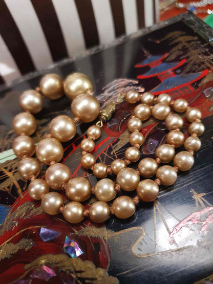Vintage 1950s Golden Honey Glass Pearl Necklace Choker Graduated Hand-Knotted