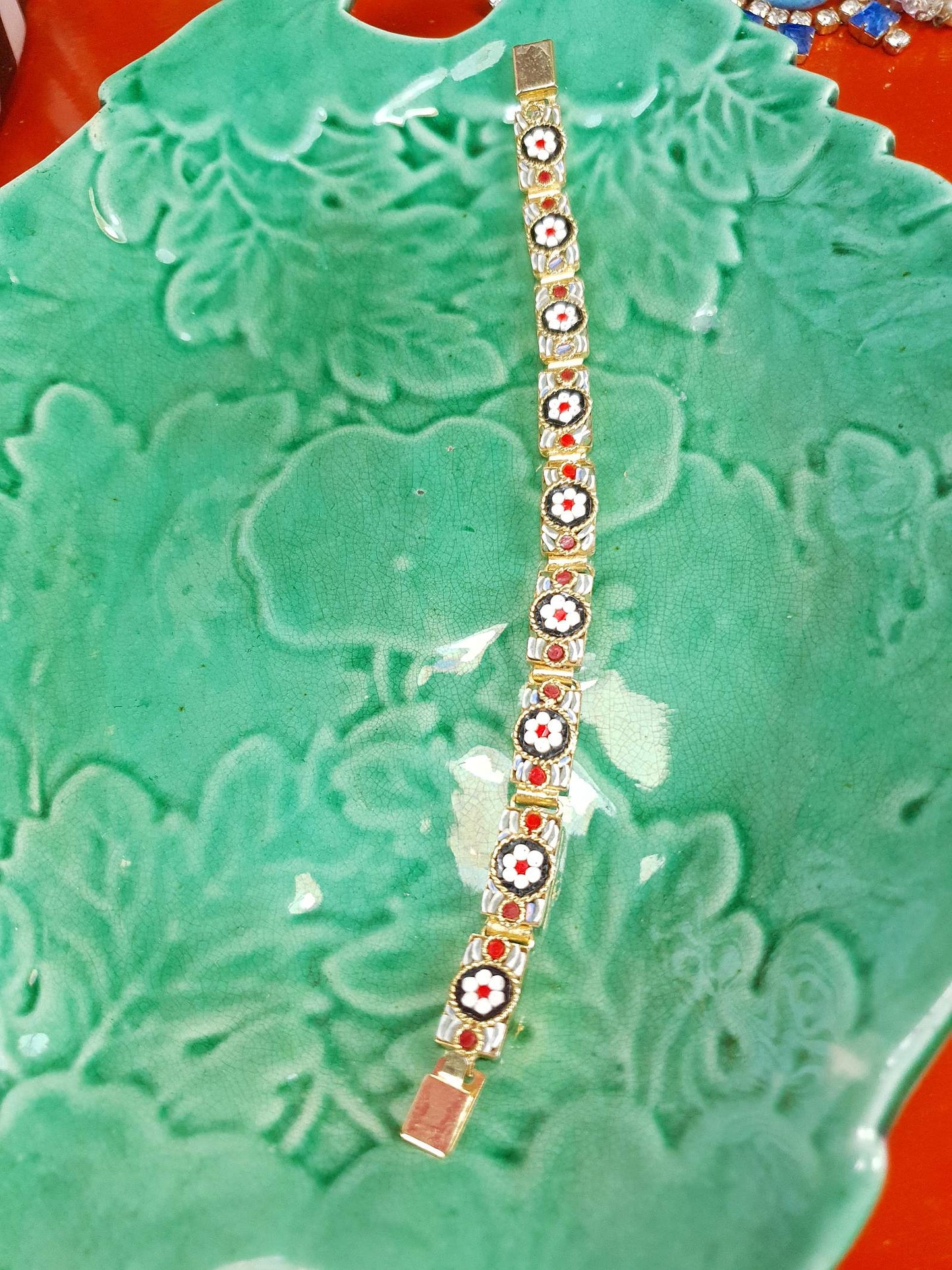 Vintage 1950s Italian Venetian Glass Micro Mosaic Bracelet – Red & White Daisy