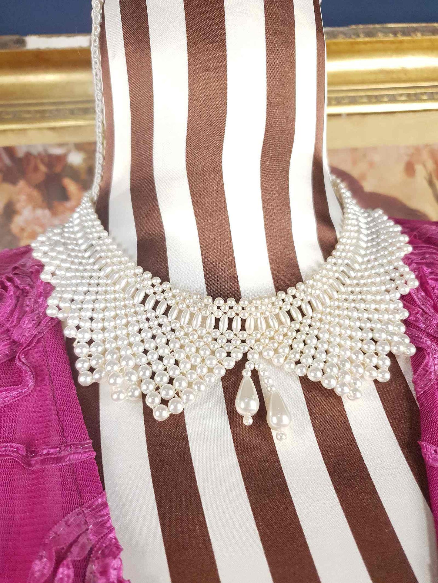 Vintage 1950s White Glass Pearl Collar Necklace Bib Statement