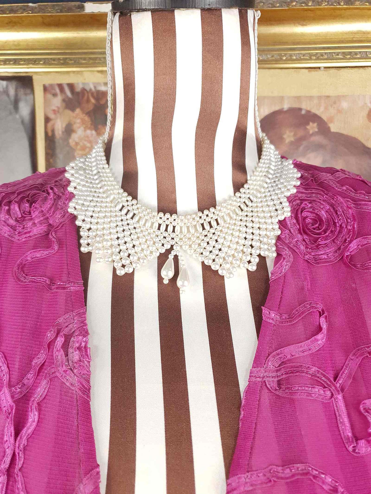 Vintage 1950s White Glass Pearl Collar Necklace Bib Statement
