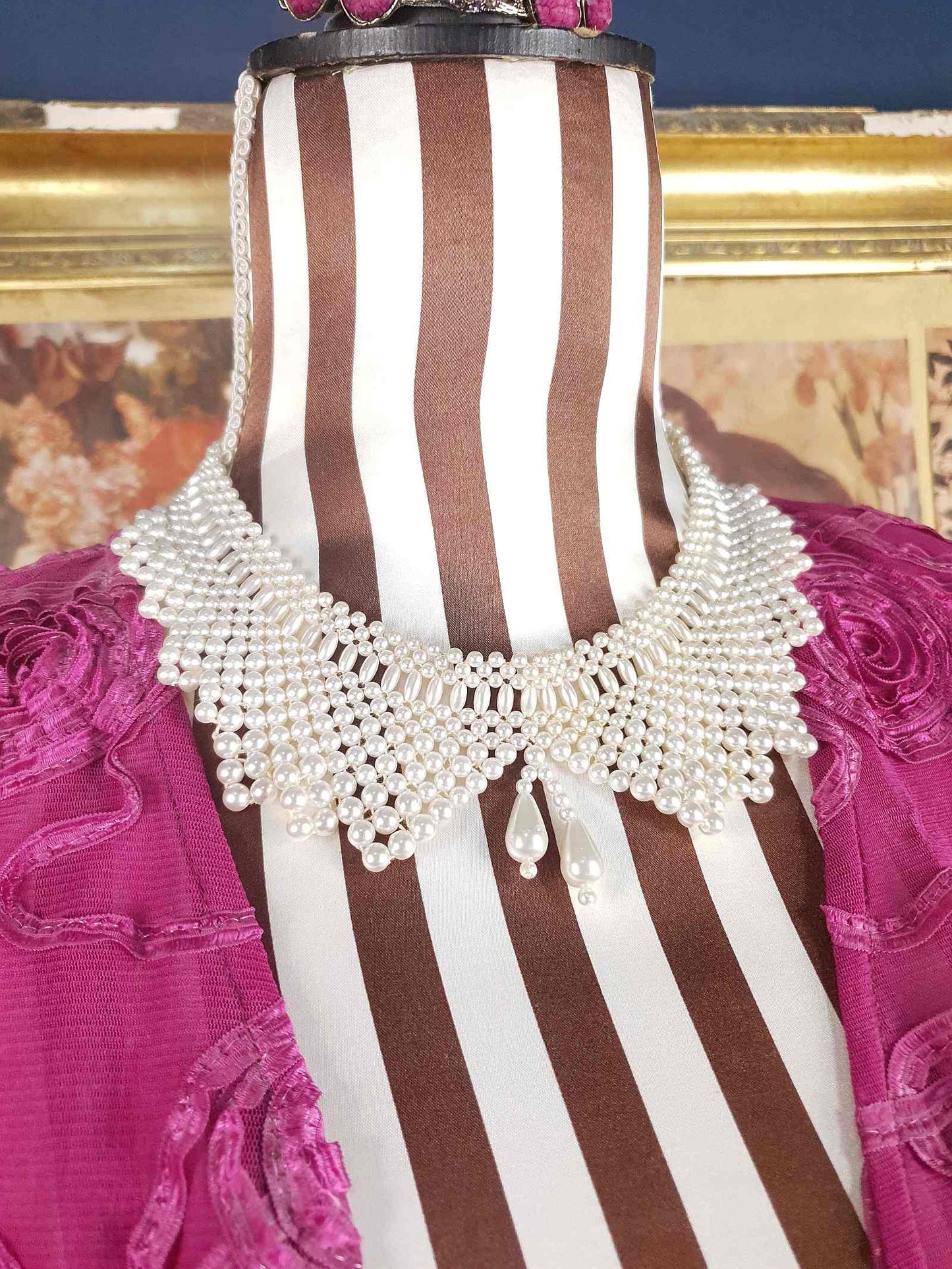 Vintage 1950s White Glass Pearl Collar Necklace Bib Statement