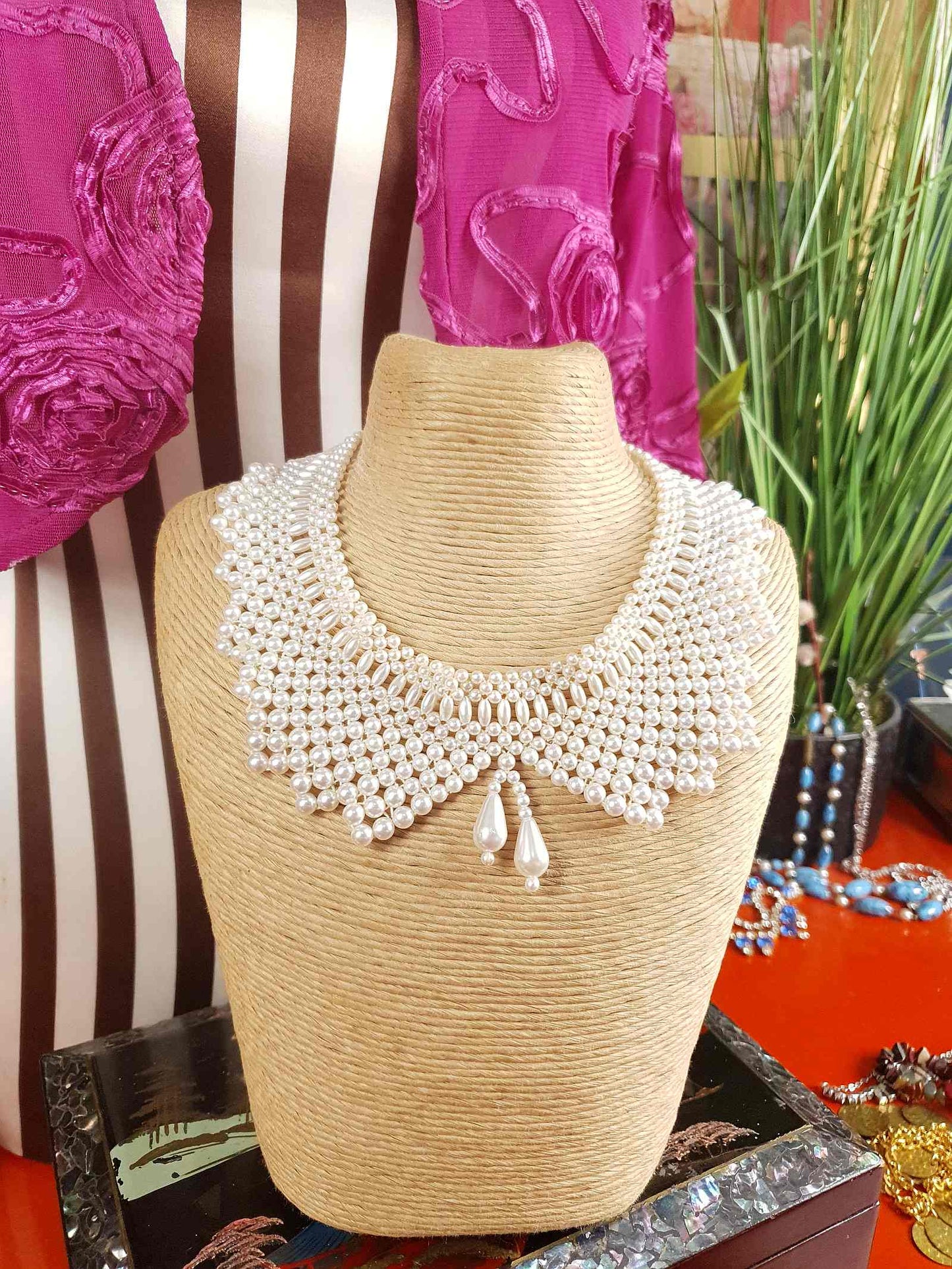 Vintage 1950s White Glass Pearl Collar Necklace Bib Statement