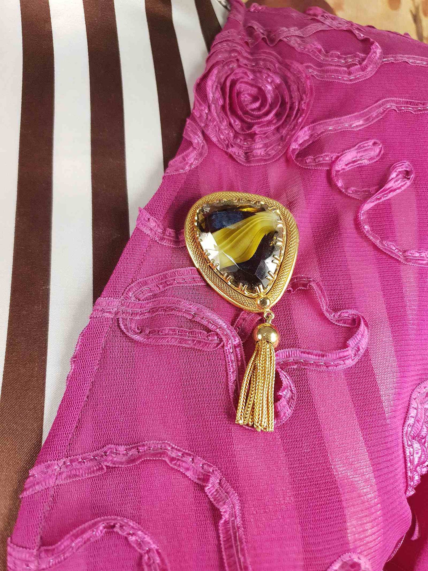 Vintage 1960s Green Spinx Art Glass Tassel Brooch