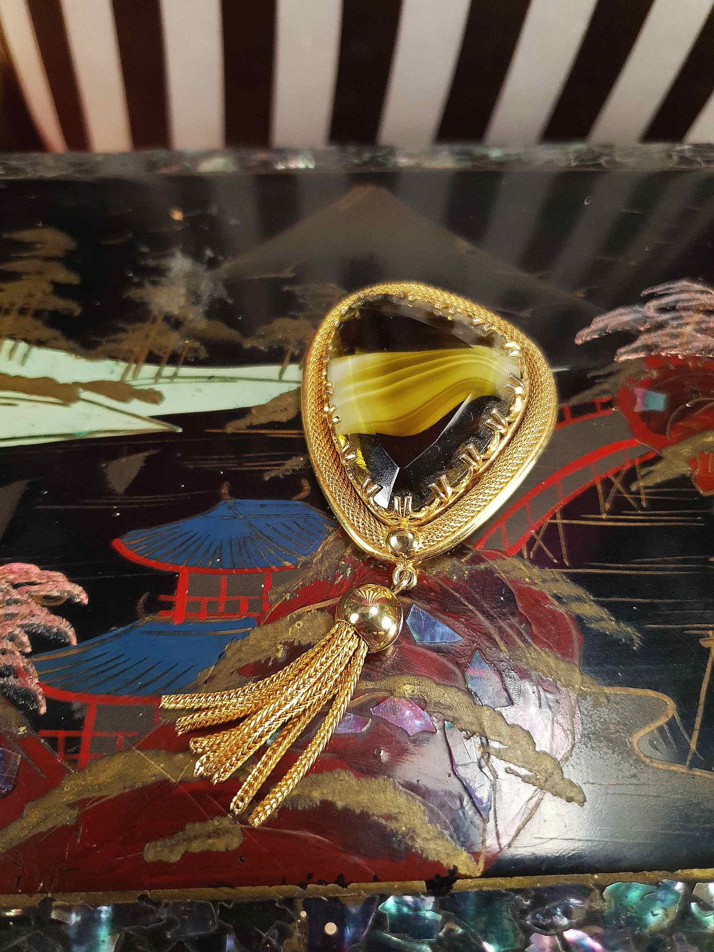 Vintage 1960s Green Spinx Art Glass Tassel Brooch