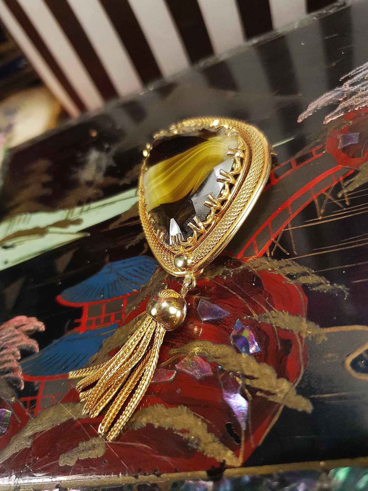 Vintage 1960s Green Spinx Art Glass Tassel Brooch