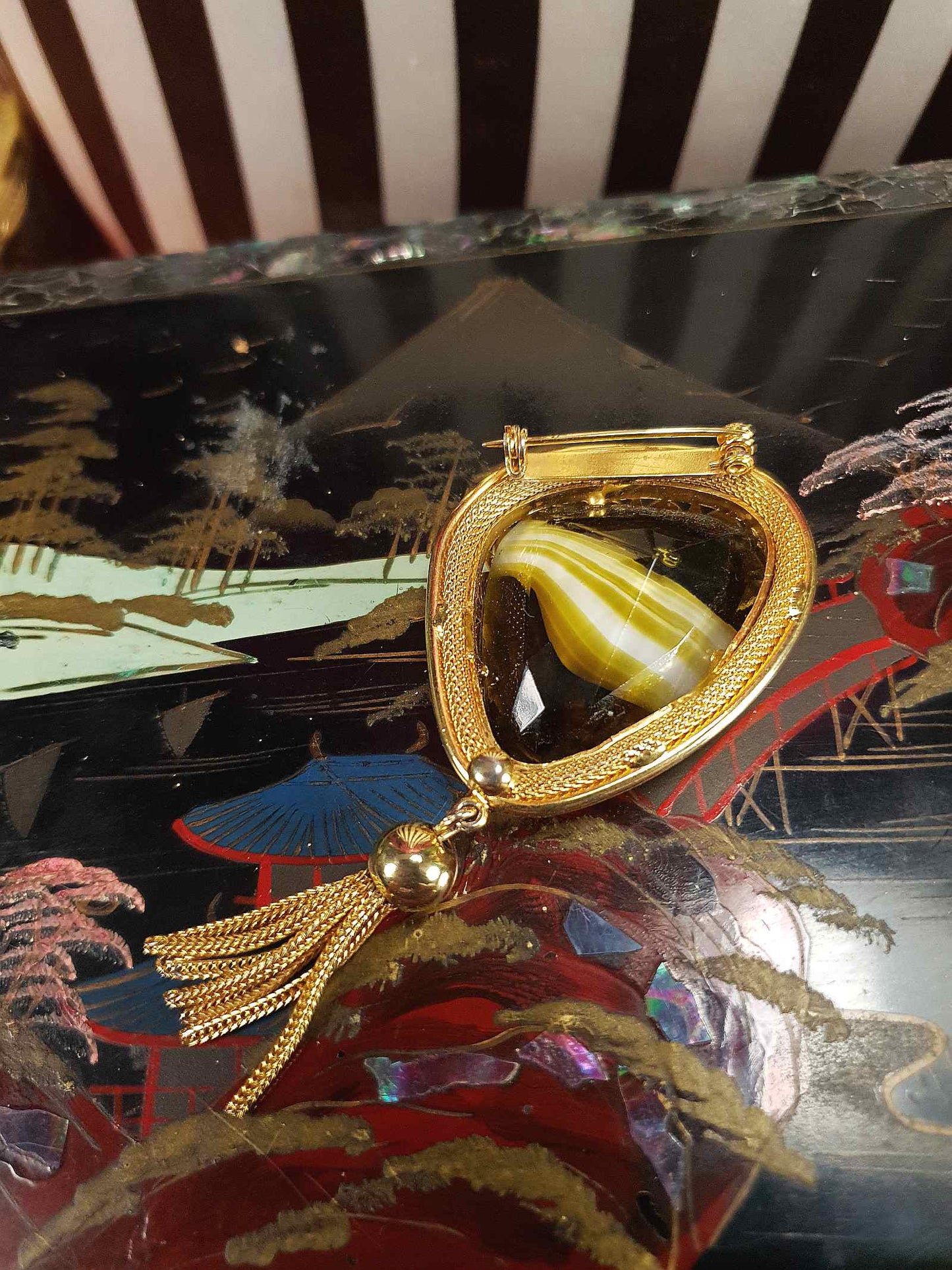 Vintage 1960s Green Spinx Art Glass Tassel Brooch