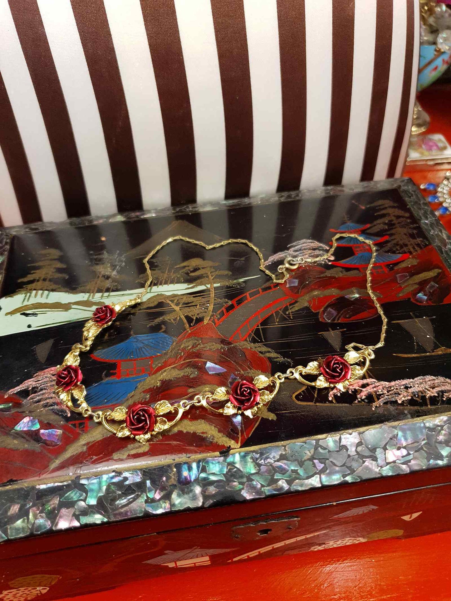 Vintage 1970s Red Rose Necklace Choker Flower Floral Gold-Tone