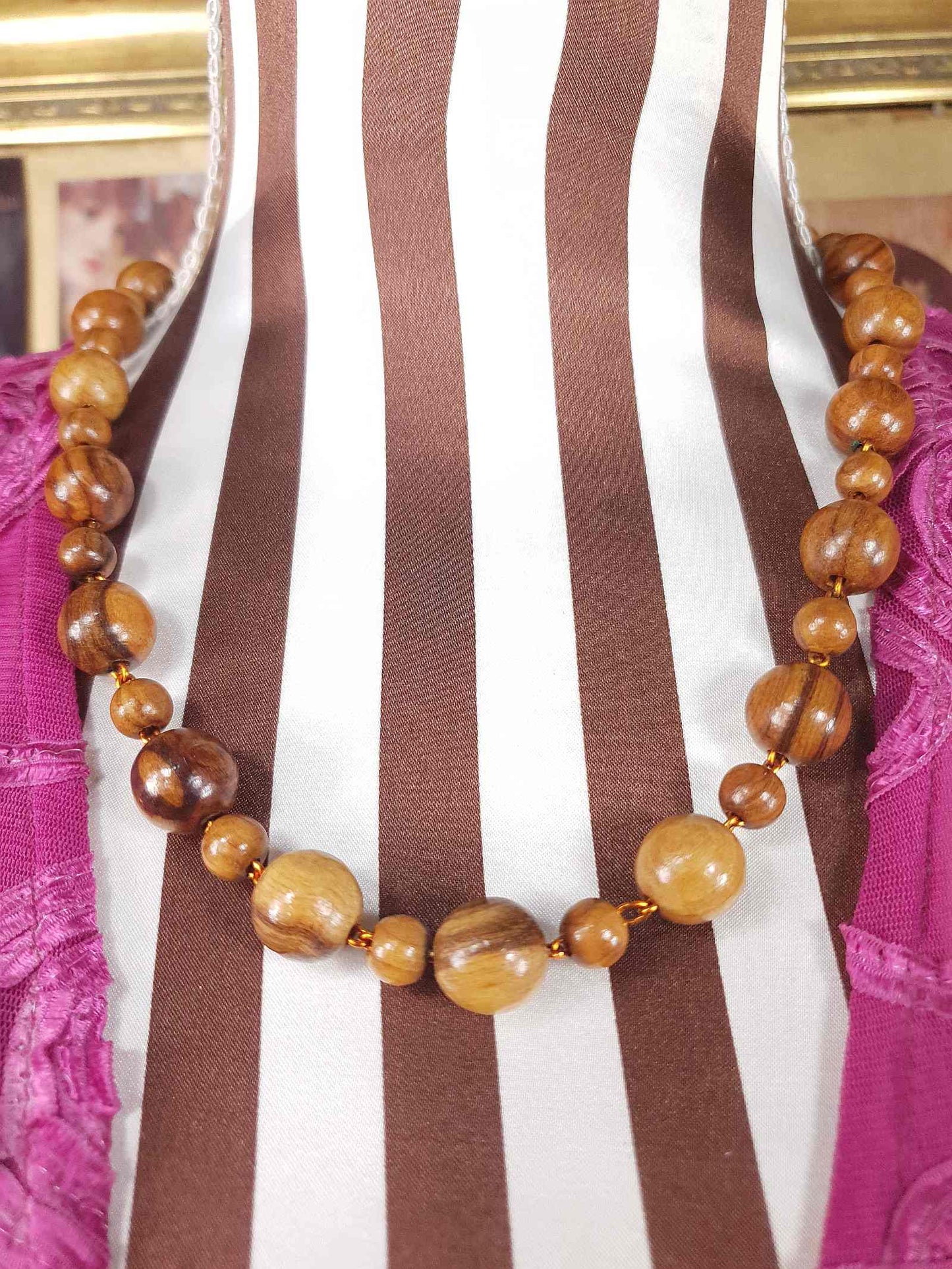Vintage 1970s Chestnut Brown Wooden Bead Necklace Boho Retro