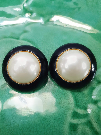 Vintage 1980s Black White Faux Pearl Earrings Clip-On - Made In Italy