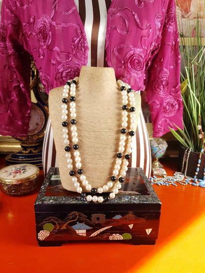 Vintage 1980s White Black Faux Pearl Long Necklace