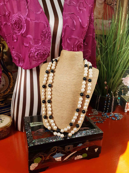 Vintage 1980s White Black Faux Pearl Long Necklace