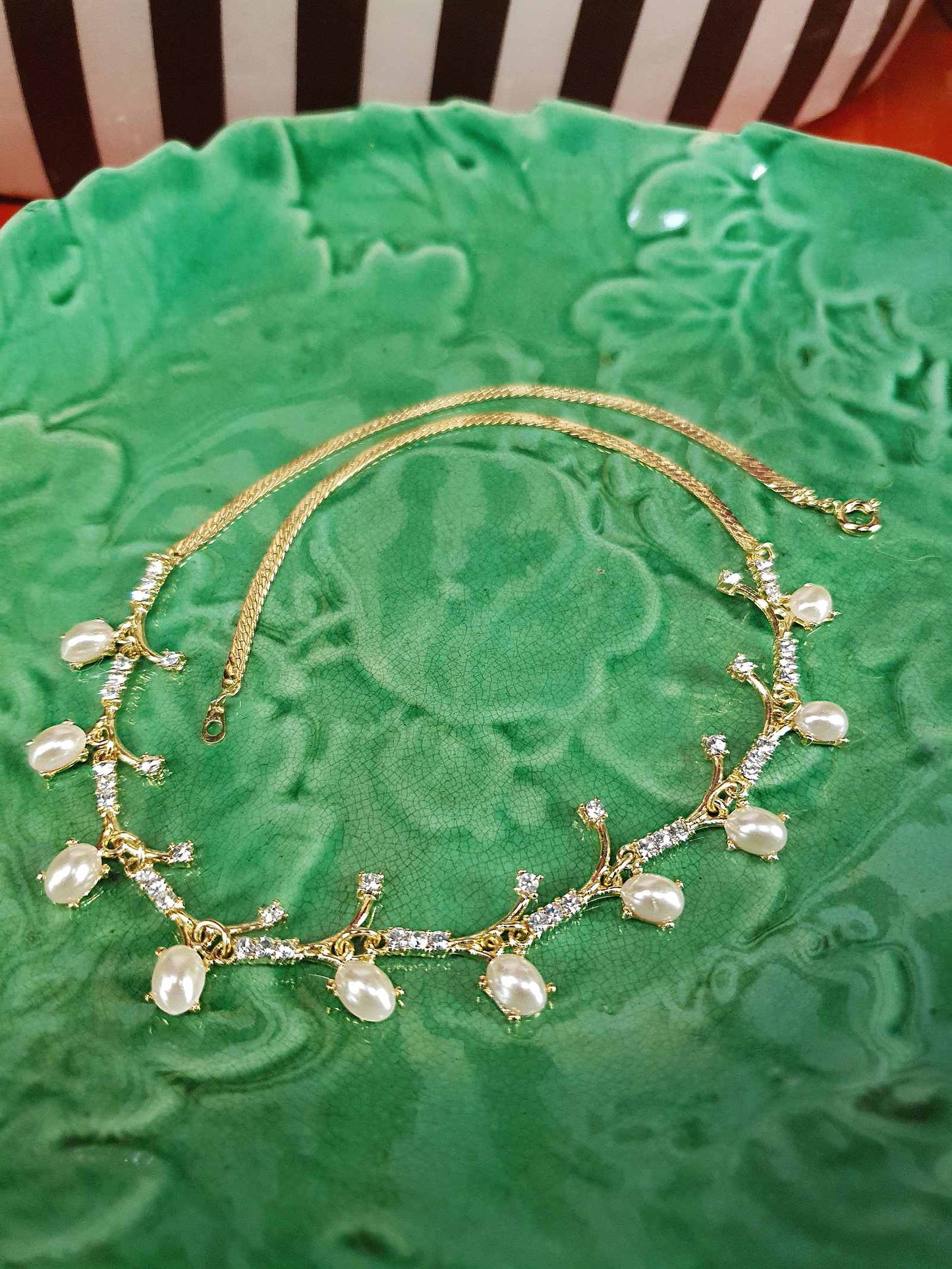 Vintage 1980s White Glass Pearl Rhinestone Necklace Gold-Tone