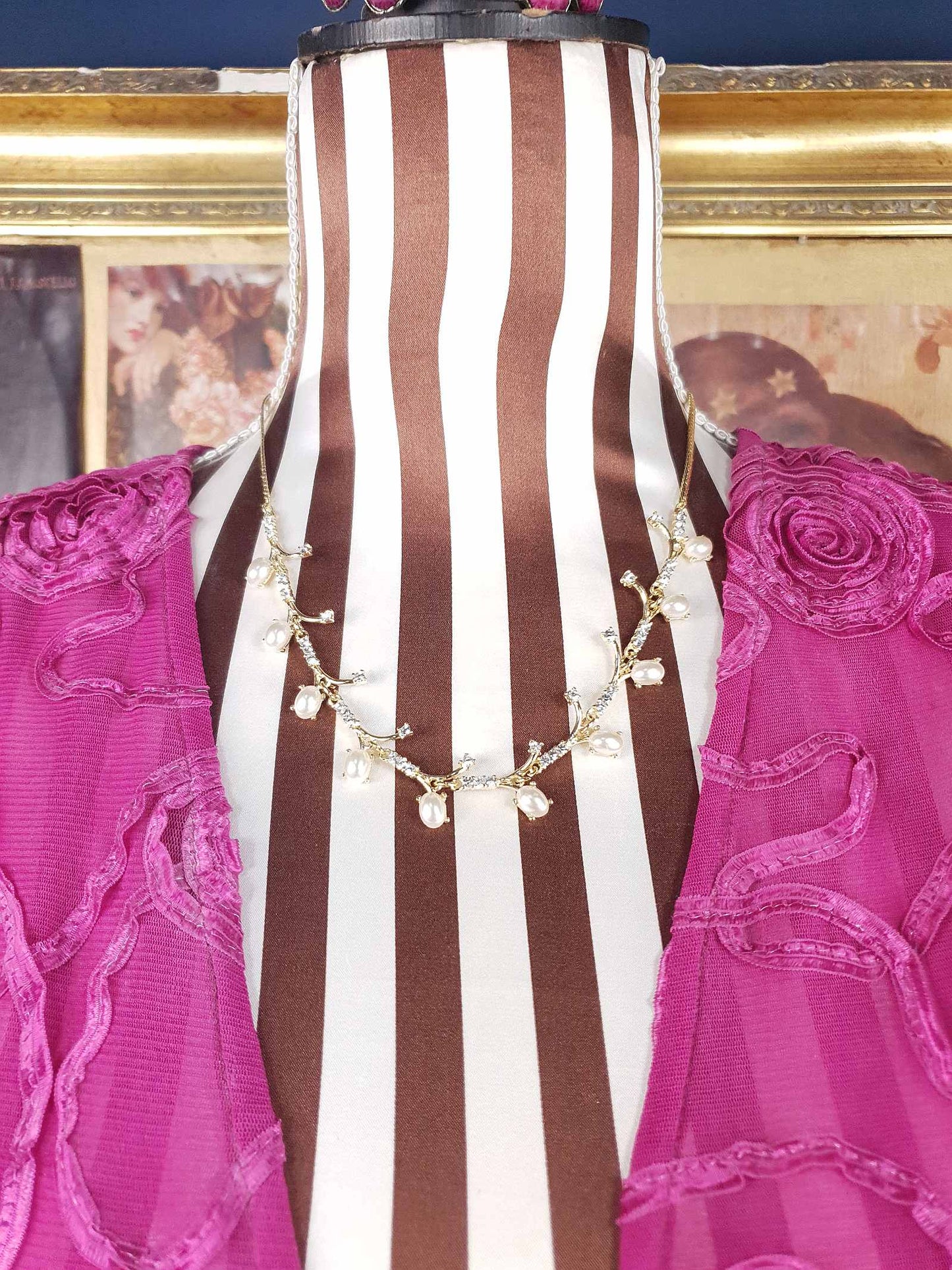 Vintage 1980s White Glass Pearl Rhinestone Necklace Gold-Tone