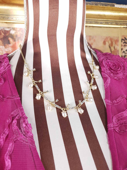 Vintage 1980s White Glass Pearl Rhinestone Necklace Gold-Tone