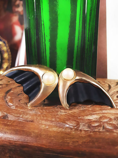 Vintage 1960s Faux Pearl Earrings Retro Gold Tone Black Wavy