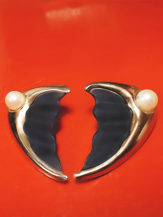 Vintage 1960s Faux Pearl Earrings Retro Gold Tone Black Wavy