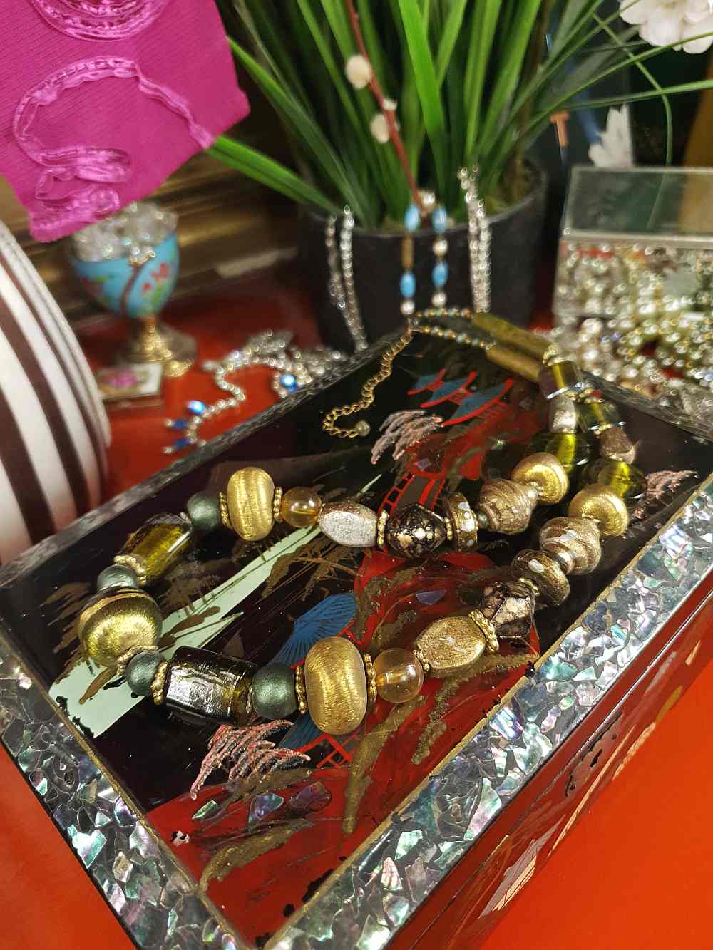 Vintage 90s Green Glass Boho Necklace - Chunky Gold Foil Beads, Wood