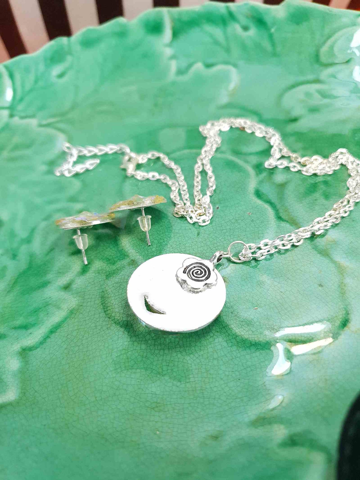 Vintage Aurora Borealis Resin Necklace Earrings Set Y2K