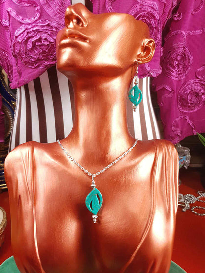 Vintage Y2K Turquoise Resin Necklace Earring Set