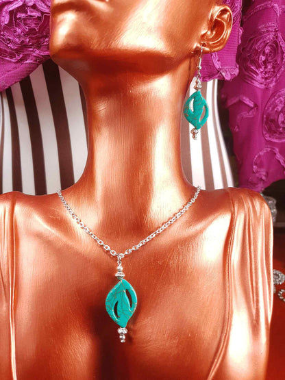 Vintage Y2K Turquoise Resin Necklace Earring Set