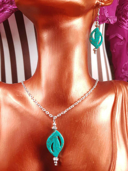 Vintage Y2K Turquoise Resin Necklace Earring Set