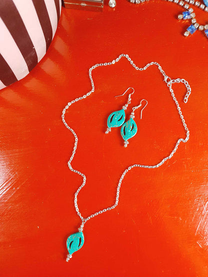 Vintage Y2K Turquoise Resin Necklace Earring Set