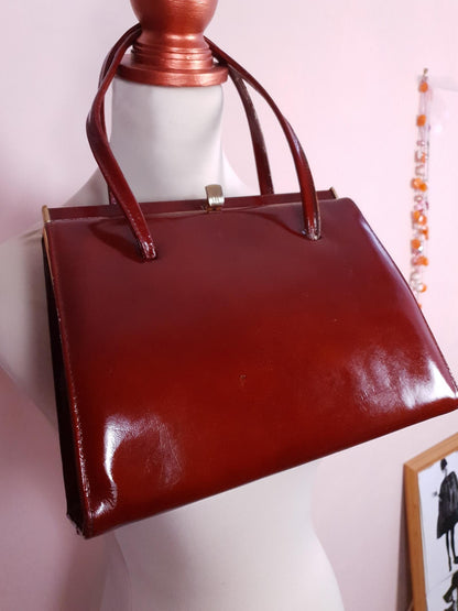 Divine 1950s Vintage Glossy Chestnut Patent Leather Handbag