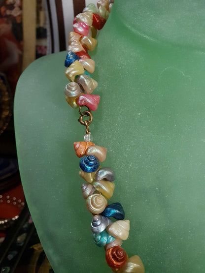 Vintage 1950s Trochus Shell Necklace 19" Iridescent Multi Coloured
