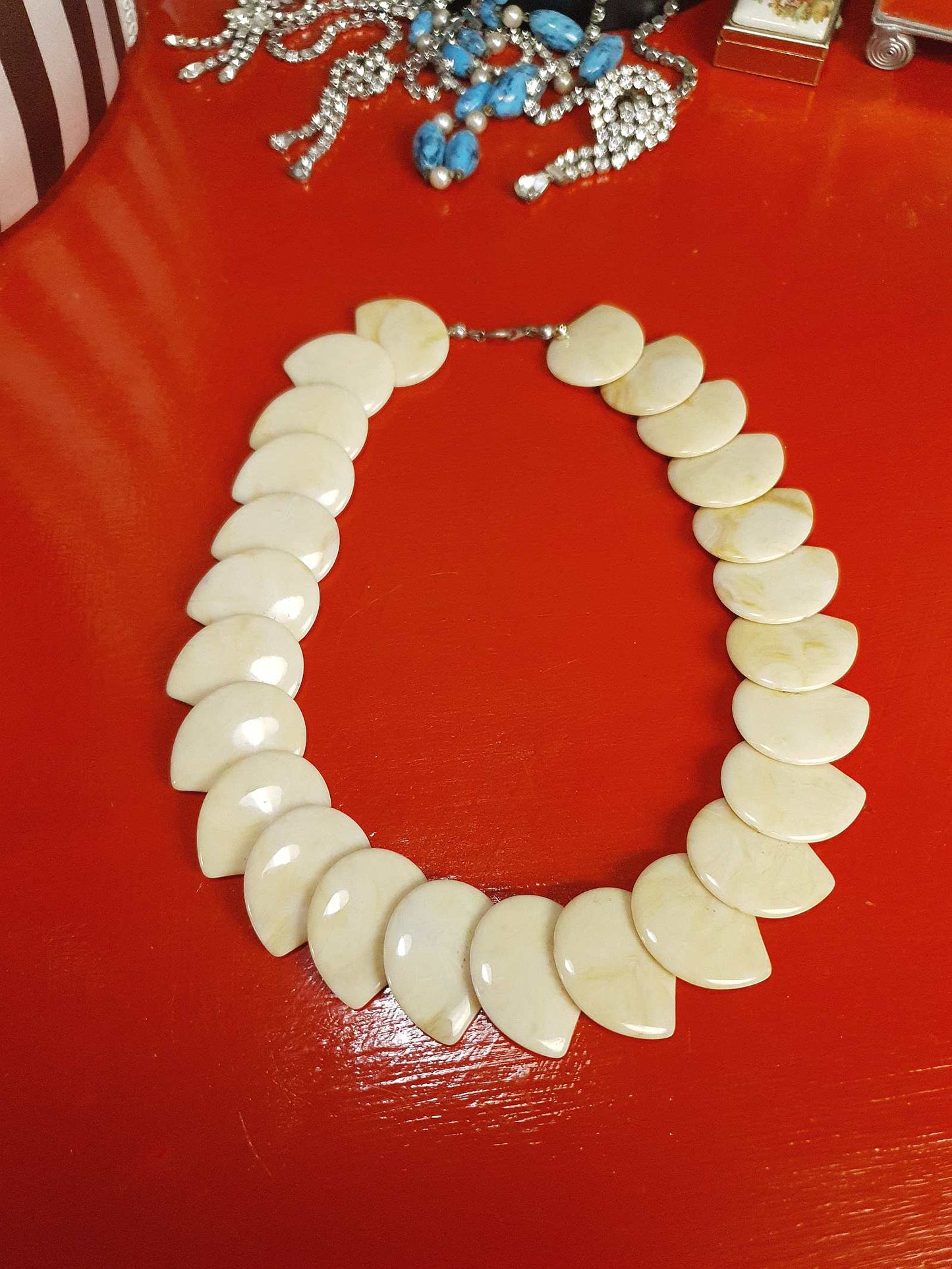 Vintage 1950s Cream Lucite Petal Necklace Choker Mid-Century Modern Retro MCM