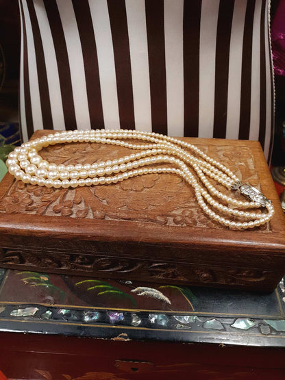 Vintage 1950s Pearl Necklace 17" Three Strand Graduated Cream Pearls