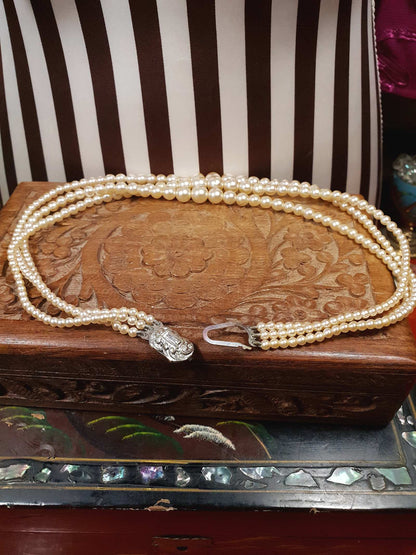 Vintage 1950s Pearl Necklace 17" Three Strand Graduated Cream Pearls
