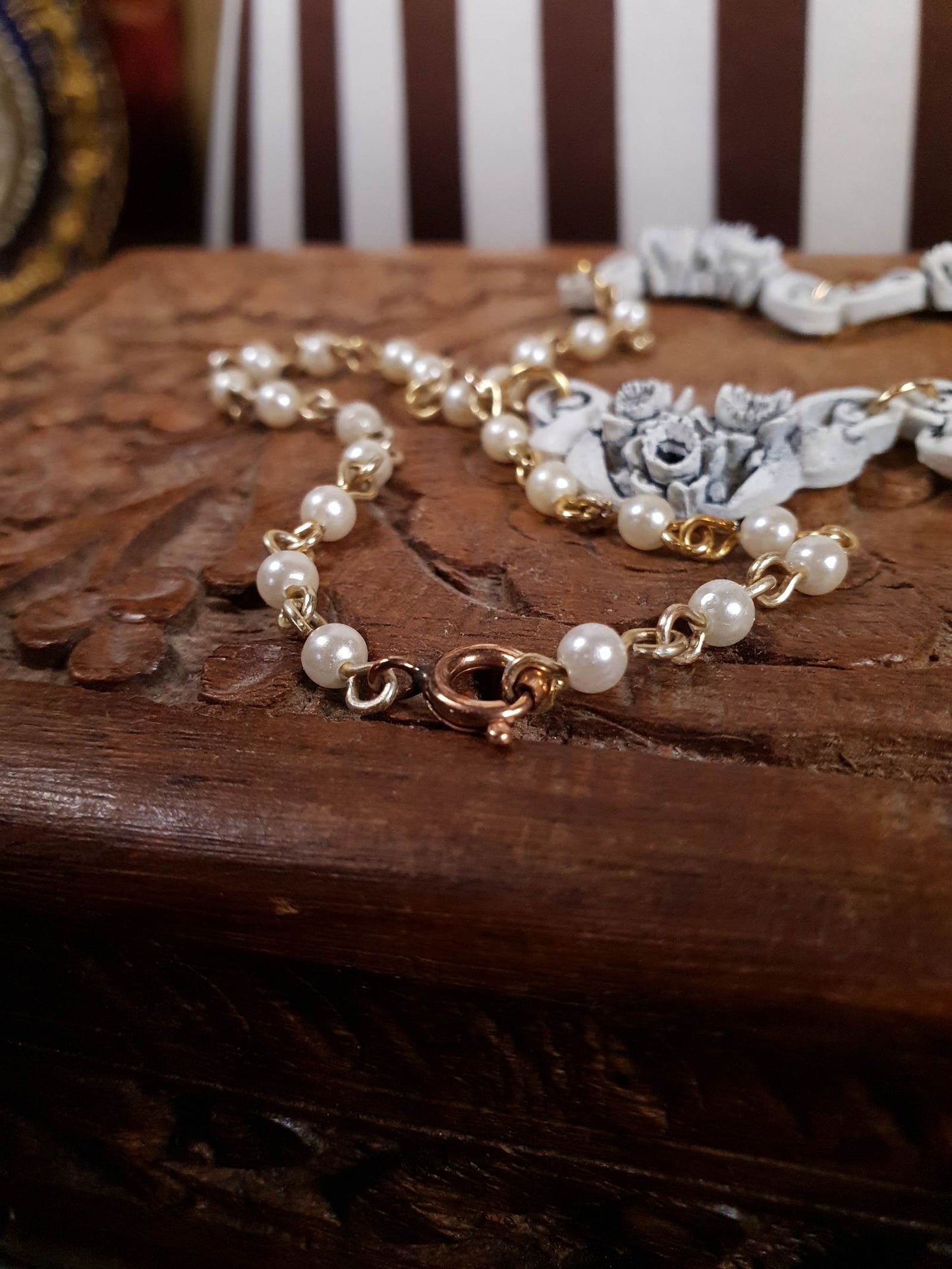 Vintage 1960s Carved Resin Necklace 17" White Floral Faux Pearl Gold Tone RARE