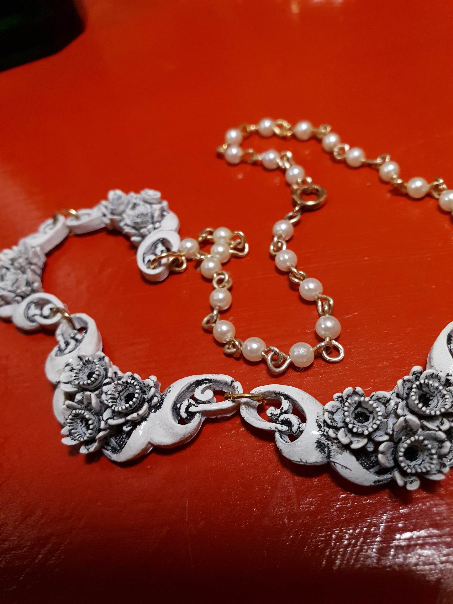 Vintage 1960s Carved Resin Necklace 17" White Floral Faux Pearl Gold Tone RARE
