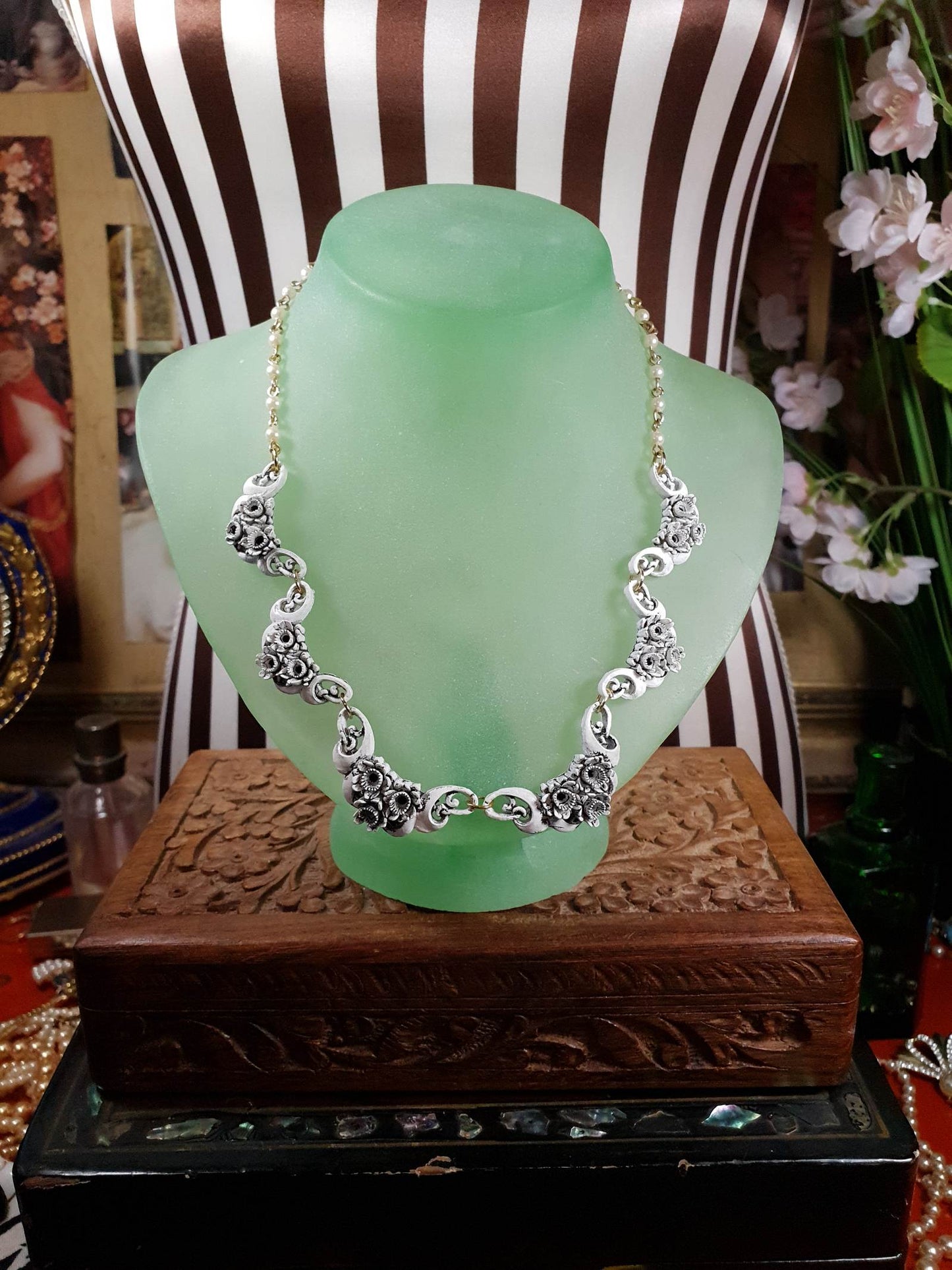 Vintage 1960s Carved Resin Necklace 17" White Floral Faux Pearl Gold Tone RARE